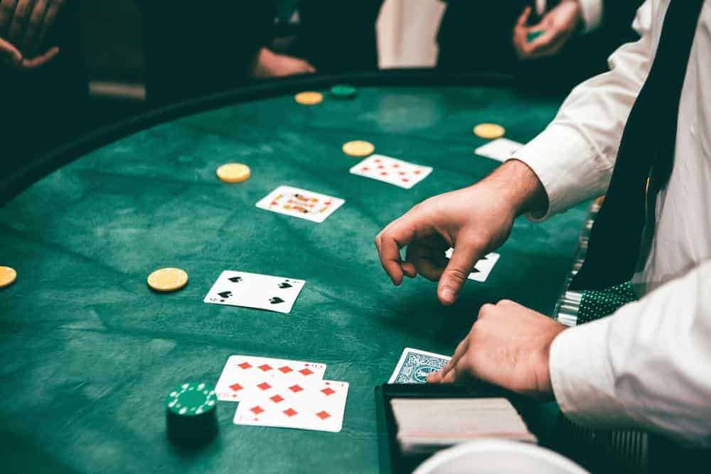Luật chơi blackjack cơ bản cần biết